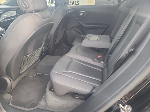 Used 2019 Audi Q8 Premium image 24