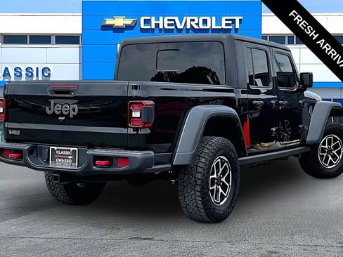 Used 2024 Jeep Gladiator Rubicon AWD/4WD image 12