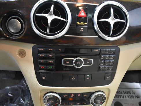 Used 2015 Mercedes-Benz GLK 350 4MATIC image 19