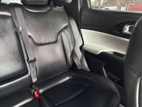 Used 2025 Jeep Compass Limited AWD/4WD image 38