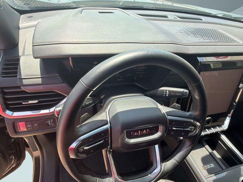 Used 2025 GMC Acadia Elevation FWD image 27