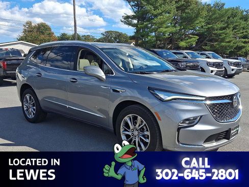 Used 2023 Buick Enclave Avenir w/ Avenir Technology Package image 5