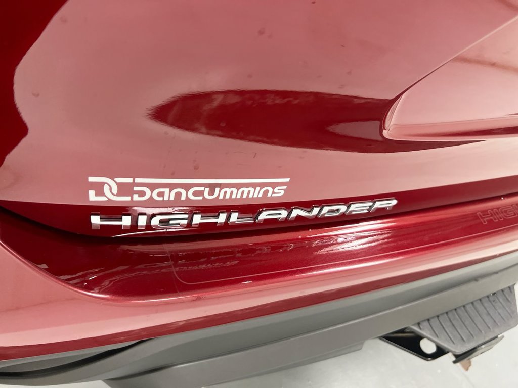 Used 2023 Toyota Highlander XLE AWD/4WD image 28