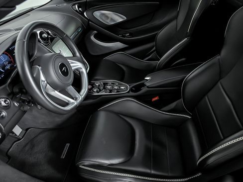 Used 2021 McLaren GT image 21