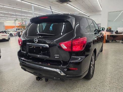 Used 2017 Nissan Pathfinder SV AWD/4WD image 5