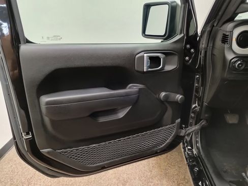 Used 2024 Jeep Wrangler Unlimited Sport AWD/4WD image 10