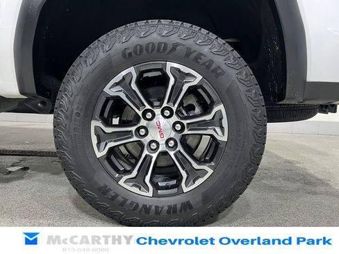Used 2023 GMC Canyon AT4 w/ Canyon Safety Plus Package AWD/4WD image 32
