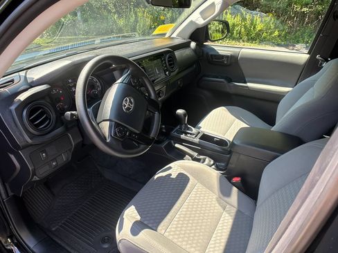 Used 2023 Toyota Tacoma SR w/ SR Convenience Package AWD/4WD image 9