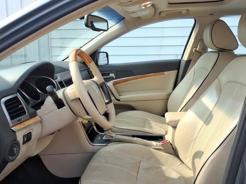 Used 2011 Lincoln MKZ FWD image 8