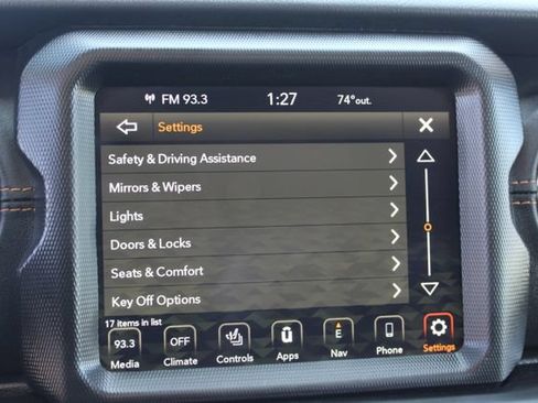 Used 2023 Jeep Wrangler Unlimited Sahara AWD/4WD image 32