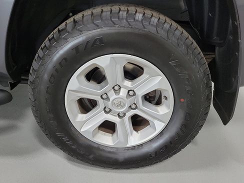 Used 2022 Toyota 4Runner SR5 Premium w/ Moonroof Package AWD/4WD image 20