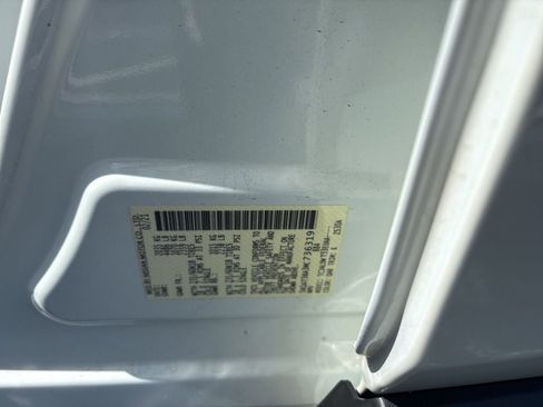 Certified 2021 Nissan Rogue SV w/ Premium Package FWD image 4