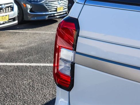 Used 2024 Ford Expedition XLT image 8