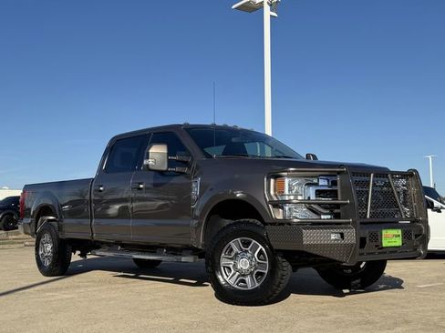 Used 2021 Ford F350 Lariat w/ Lariat Value Package image 2