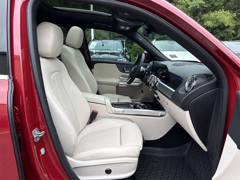 New 2025 Mercedes-Benz GLB 250 image 20