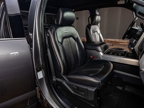 Used 2022 Ford F450 Platinum w/ FX4 Off-Road Package image 29