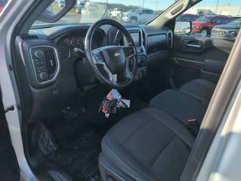 Used 2020 Chevrolet Silverado 1500 LT image 13