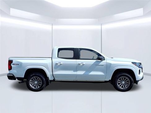 Used 2023 Chevrolet Colorado LT w/ LT Convenience Package AWD/4WD image 30