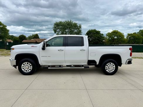 Used 2022 Chevrolet Silverado 2500 LTZ w/ LTZ Convenience Package AWD/4WD image 2