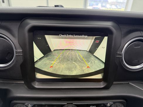 Used 2022 Jeep Wrangler Unlimited Sahara w/ Advanced Safety Group image 19