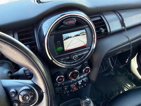 Used 2019 MINI Cooper Signature w/ Signature Upholstery Package image 25