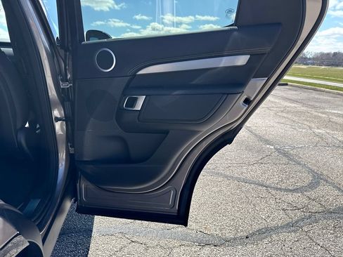New 2026 Land Rover Discovery Dynamic SE AWD/4WD image 16
