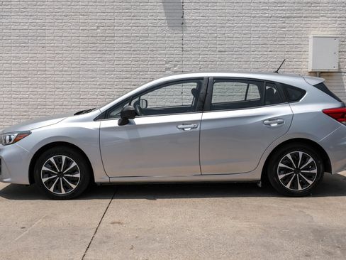 Used 2018 Subaru Impreza 2.0i AWD/4WD image 9
