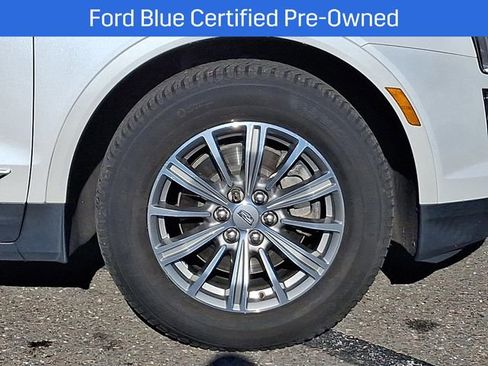 Used 2017 Cadillac XT5 Luxury w/ Driver Awareness Package image 10