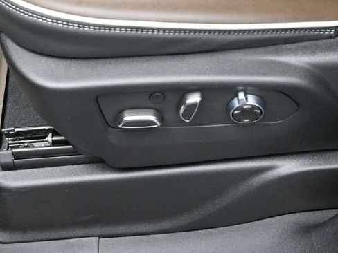 Used 2025 GMC Yukon XL Denali Ultimate w/ LPO, Floor Liner Package image 17