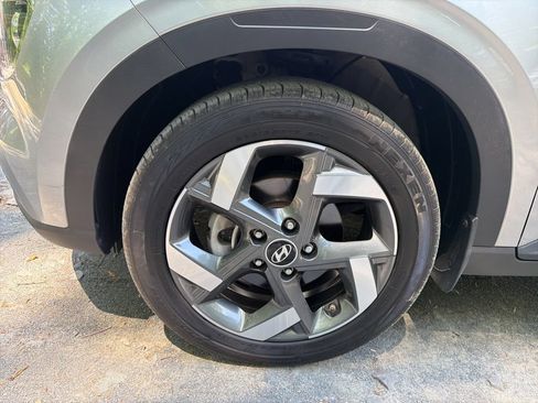Certified 2023 Hyundai Venue SEL FWD image 5
