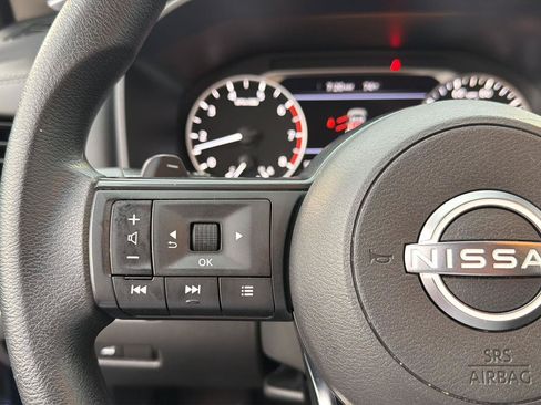 Used 2024 Nissan Rogue SV FWD image 21