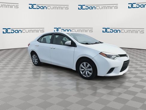 Used 2015 Toyota Corolla LE FWD image 2
