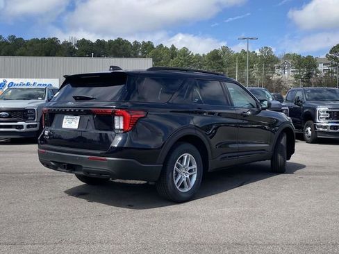 New 2026 Ford Explorer Active RWD image 3
