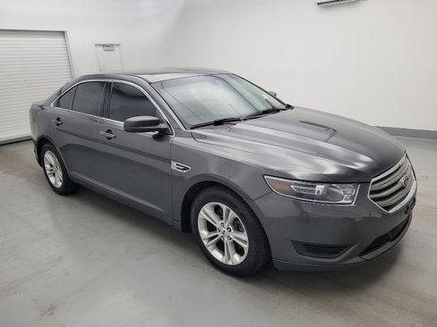 Used 2018 Ford Taurus SE FWD image 11