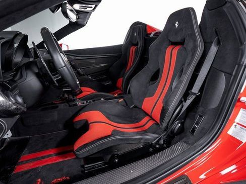 Certified 2015 Ferrari 458 Speciale A image 4