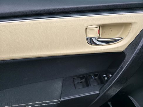 Used 2017 Toyota Corolla LE w/ Carpet Mat Package (TMS) image 19