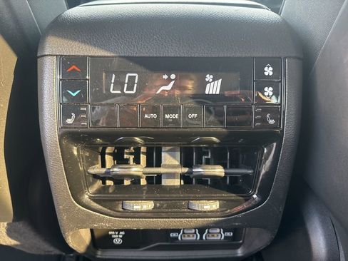 Used 2022 Jeep Grand Cherokee L Limited image 40