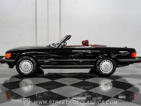 Used 1989 Mercedes-Benz 560 SL image 2