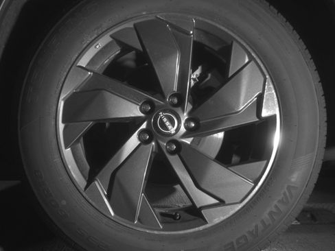 Used 2025 Nissan Rogue SV image 14