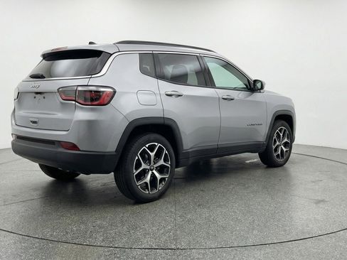 Used 2025 Jeep Compass Limited AWD/4WD image 9
