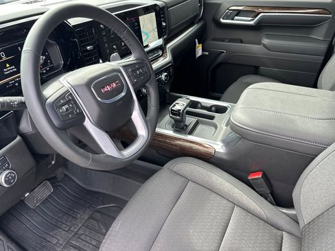 New 2025 GMC Sierra 1500 Elevation w/ Preferred Package image 9