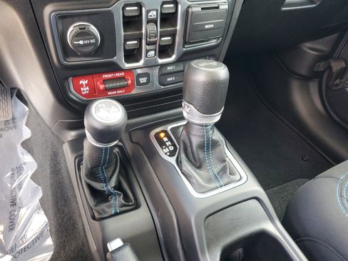 Used 2022 Jeep Wrangler Unlimited Rubicon 4xe w/ Safety Group image 26