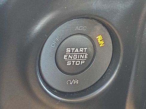 Used 2021 Jeep Wrangler Unlimited Sahara image 24