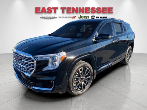 Used 2024 GMC Terrain Denali w/ Black Diamond Edition image 7