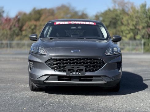 Used 2021 Ford Escape SE image 3