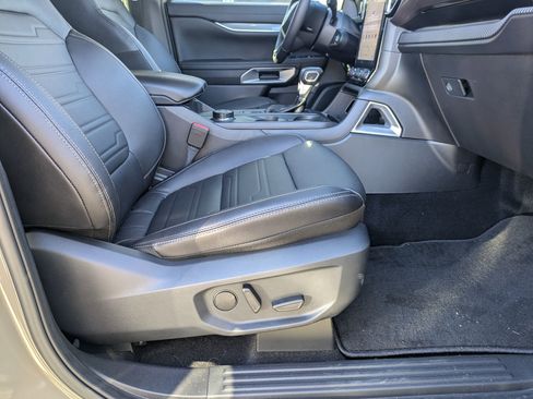 New 2025 Ford Ranger Lariat w/ FX4 Off-Road Package image 37