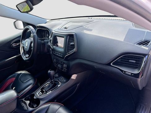 Used 2021 Jeep Cherokee Latitude Plus image 34