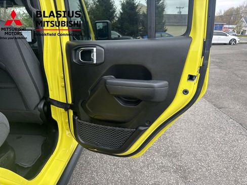Used 2024 Jeep Wrangler Unlimited w/ Convenience Group AWD/4WD image 44
