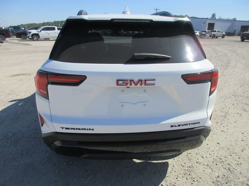 New 2026 GMC Terrain Elevation w/ Elevation Premium Package FWD image 5