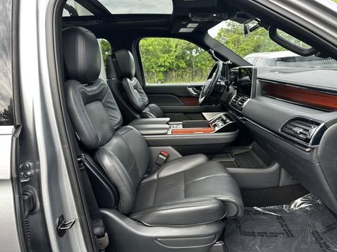 Certified 2023 Lincoln Navigator Reserve AWD/4WD image 33
